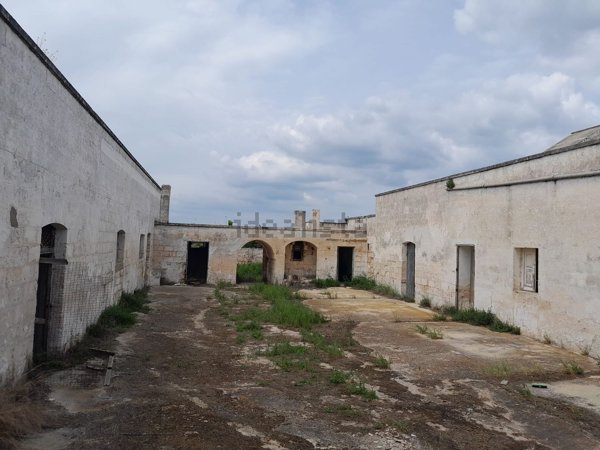 casale in vendita a Carovigno