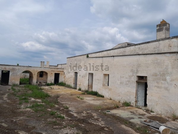 casale in vendita a Carovigno