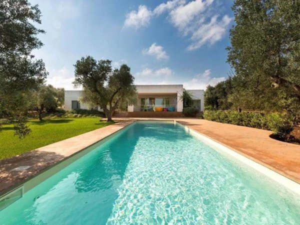 casa indipendente in vendita a Carovigno