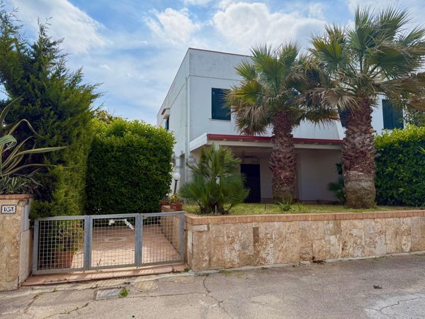 casa indipendente in vendita a Carovigno in zona Torre Santa Sabina