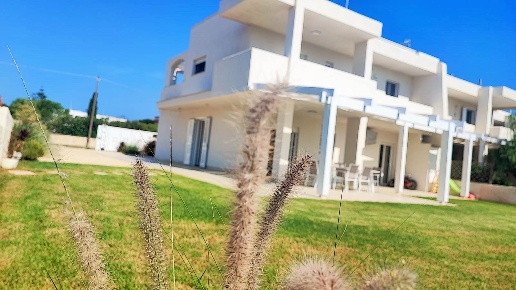 casa indipendente in vendita a Carovigno in zona Torre Santa Sabina