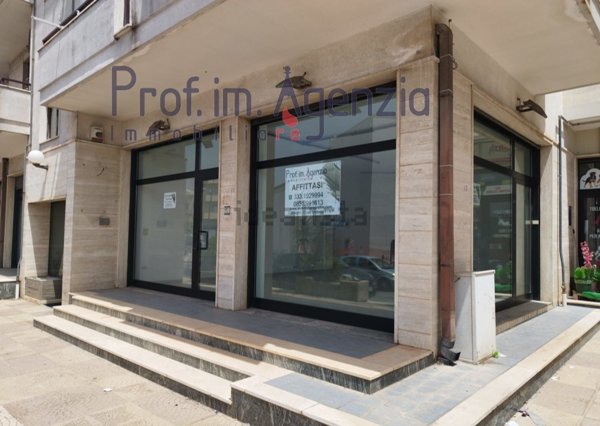 locale commerciale in vendita a Carovigno