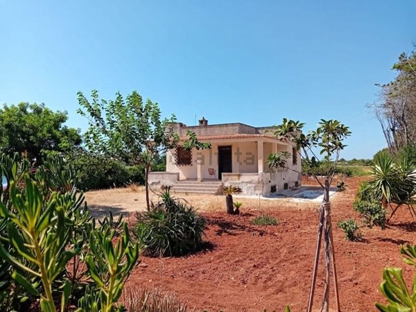 casa indipendente in vendita a Carovigno