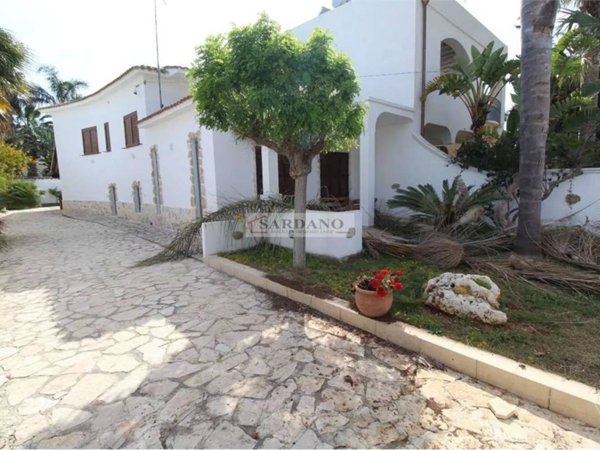 casa indipendente in vendita a Carovigno