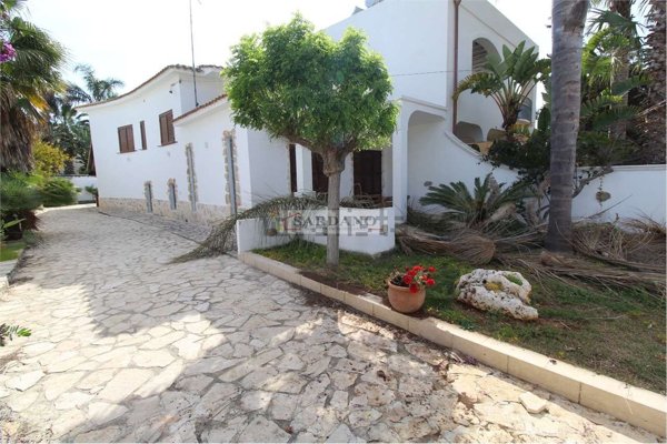 casa indipendente in vendita a Carovigno