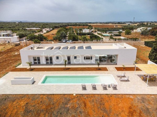 casa indipendente in vendita a Carovigno in zona Torre Santa Sabina