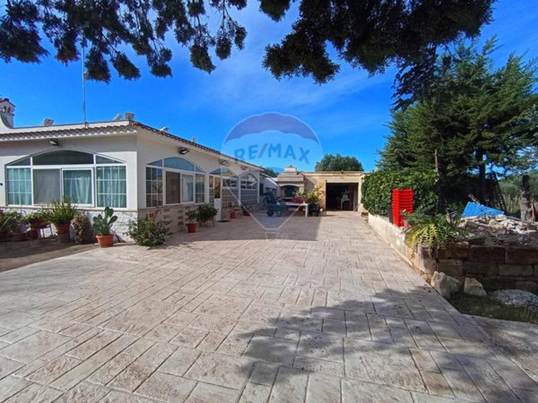 casa indipendente in vendita a Carovigno