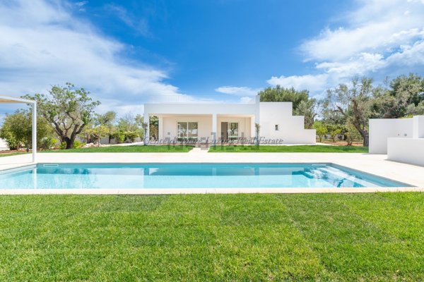 casa indipendente in vendita a Carovigno