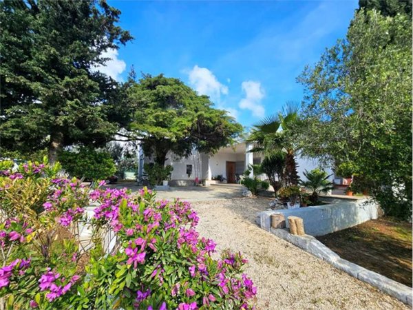 casa indipendente in vendita a Carovigno in zona Serranova