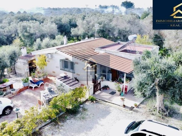 casa indipendente in vendita a Carovigno in zona Serranova