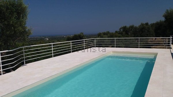 casa indipendente in vendita a Carovigno