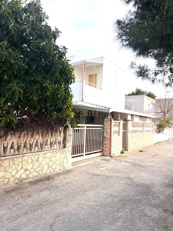 casa indipendente in vendita a Carovigno in zona Torre Santa Sabina