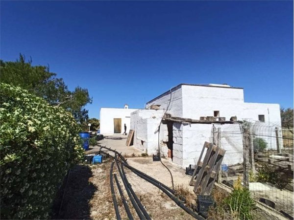 casa indipendente in vendita a Carovigno