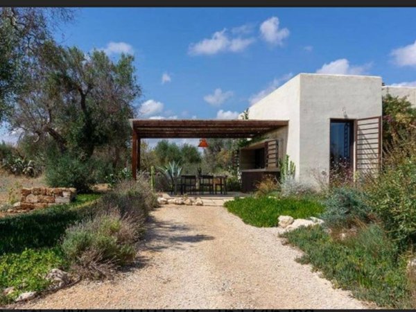 casa indipendente in vendita a Carovigno