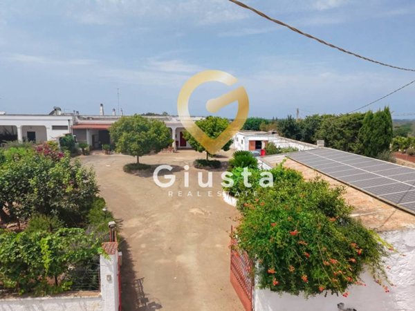 casa indipendente in vendita a Carovigno