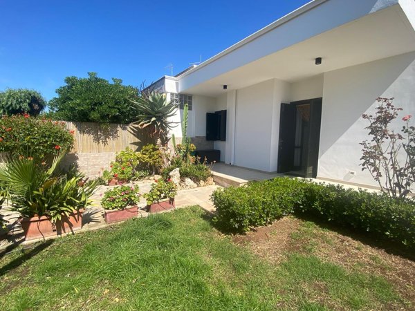 casa indipendente in vendita a Carovigno