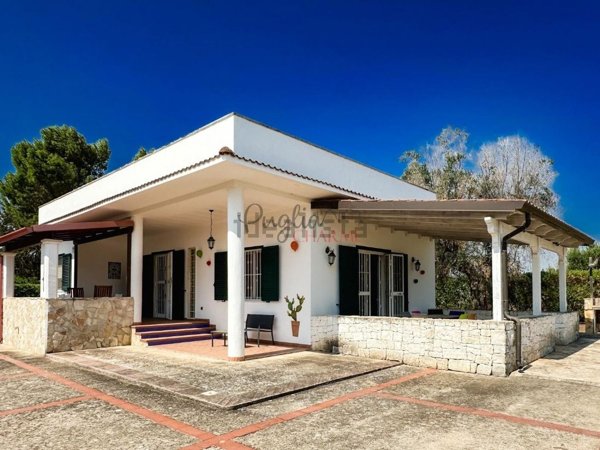 casa indipendente in vendita a Carovigno in zona Serranova