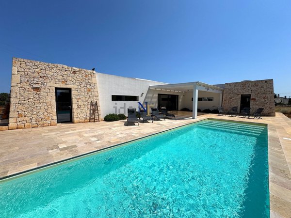 casa indipendente in vendita a Carovigno