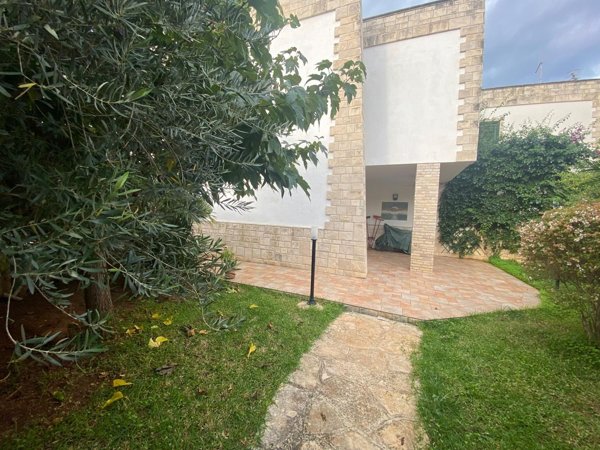 casa indipendente in vendita a Carovigno