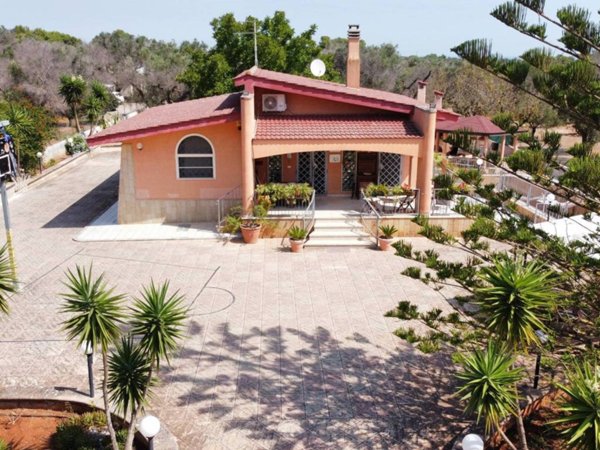 casa indipendente in vendita a Carovigno