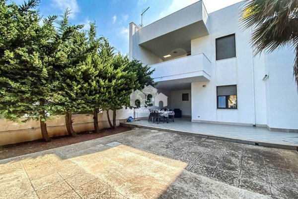 casa indipendente in vendita a Carovigno in zona Torre Santa Sabina