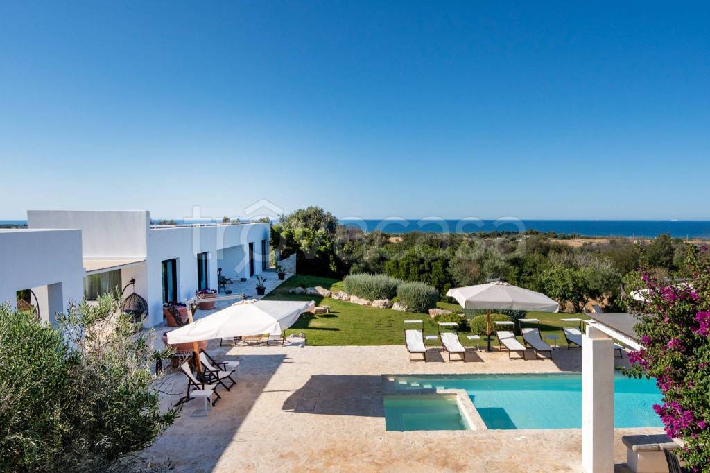 casa indipendente in vendita a Carovigno in zona Torre Santa Sabina