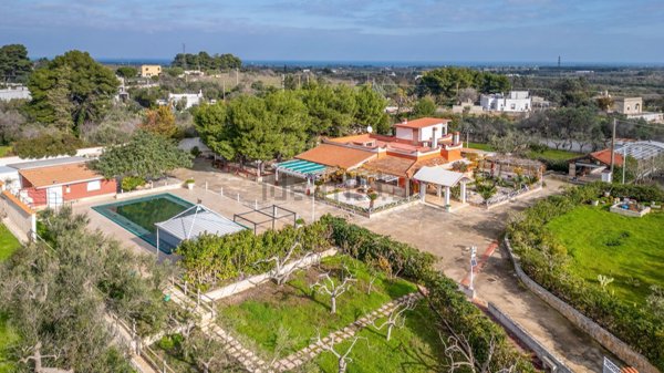 casa indipendente in vendita a Carovigno in zona Serranova