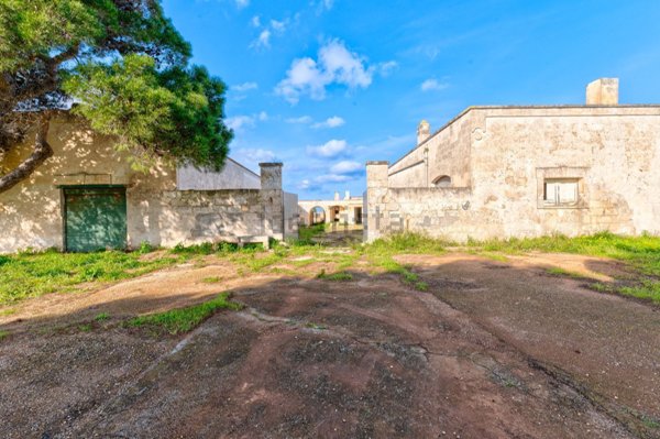 casale in vendita a Carovigno