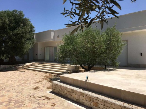 casa indipendente in vendita a Carovigno in zona Torre Santa Sabina