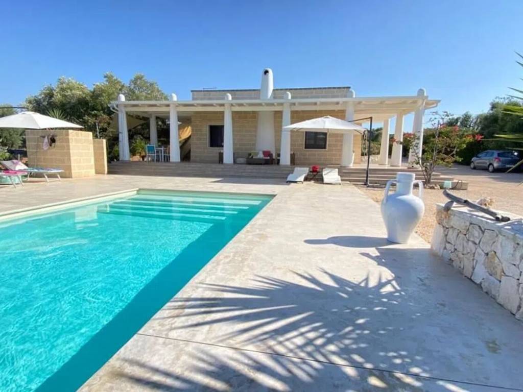 casa indipendente in vendita a Carovigno