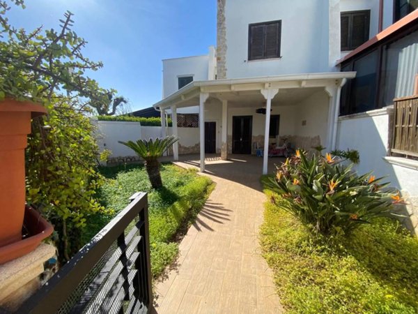 casa indipendente in vendita a Carovigno