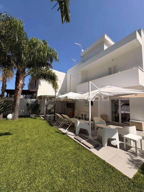 casa indipendente in vendita a Carovigno in zona Torre Santa Sabina