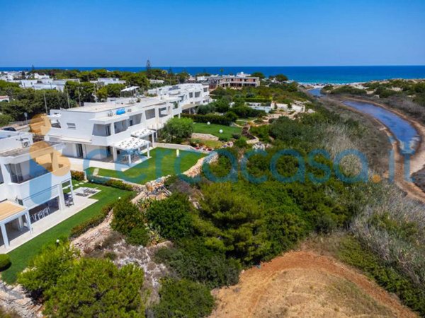 casa indipendente in vendita a Carovigno in zona Torre Santa Sabina