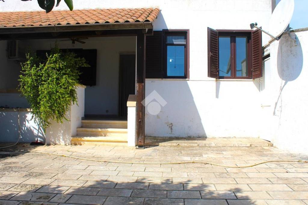 appartamento in vendita a Carovigno in zona Torre Santa Sabina