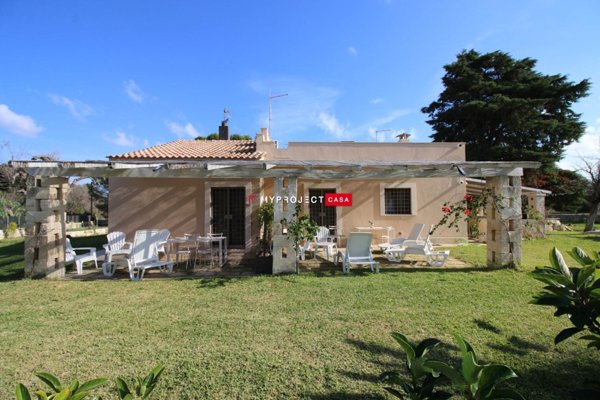 casa indipendente in vendita a Carovigno in zona Serranova