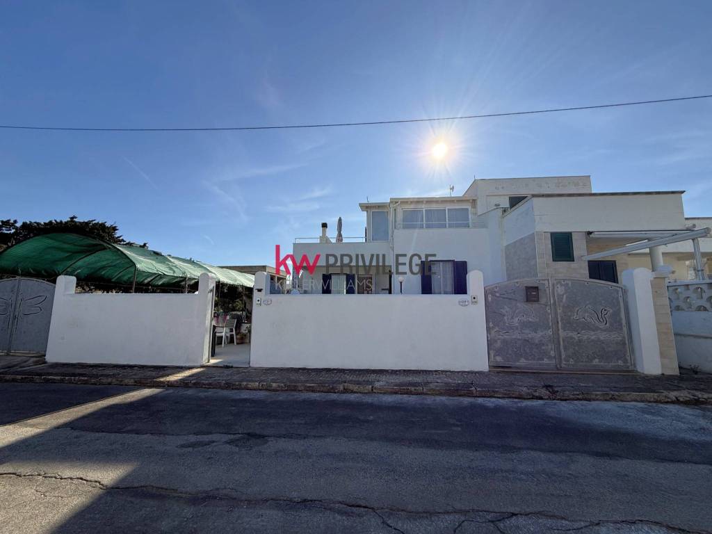 casa indipendente in vendita a Carovigno in zona Torre Santa Sabina