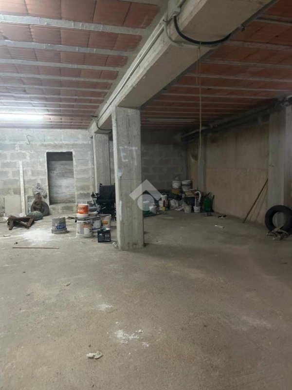 locale di sgombero in vendita a Carovigno