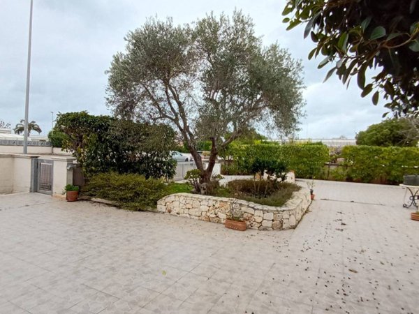 casa indipendente in vendita a Carovigno