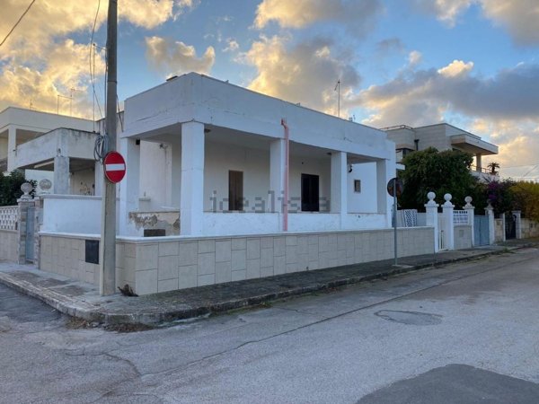 casa semindipendente in vendita a Carovigno