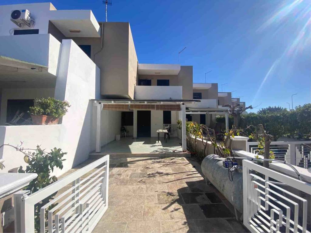 casa indipendente in vendita a Carovigno