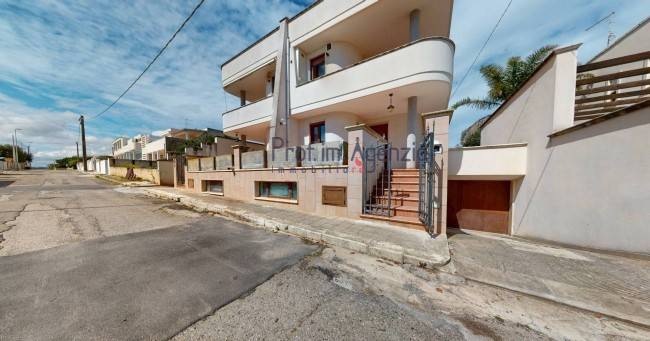 casa indipendente in vendita a Carovigno in zona Torre Santa Sabina