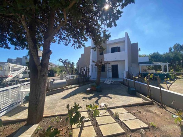 casa indipendente in vendita a Carovigno