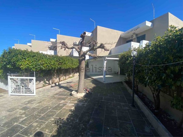 casa indipendente in vendita a Carovigno