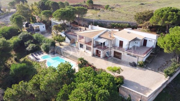 casa indipendente in vendita a Carovigno in zona Serranova