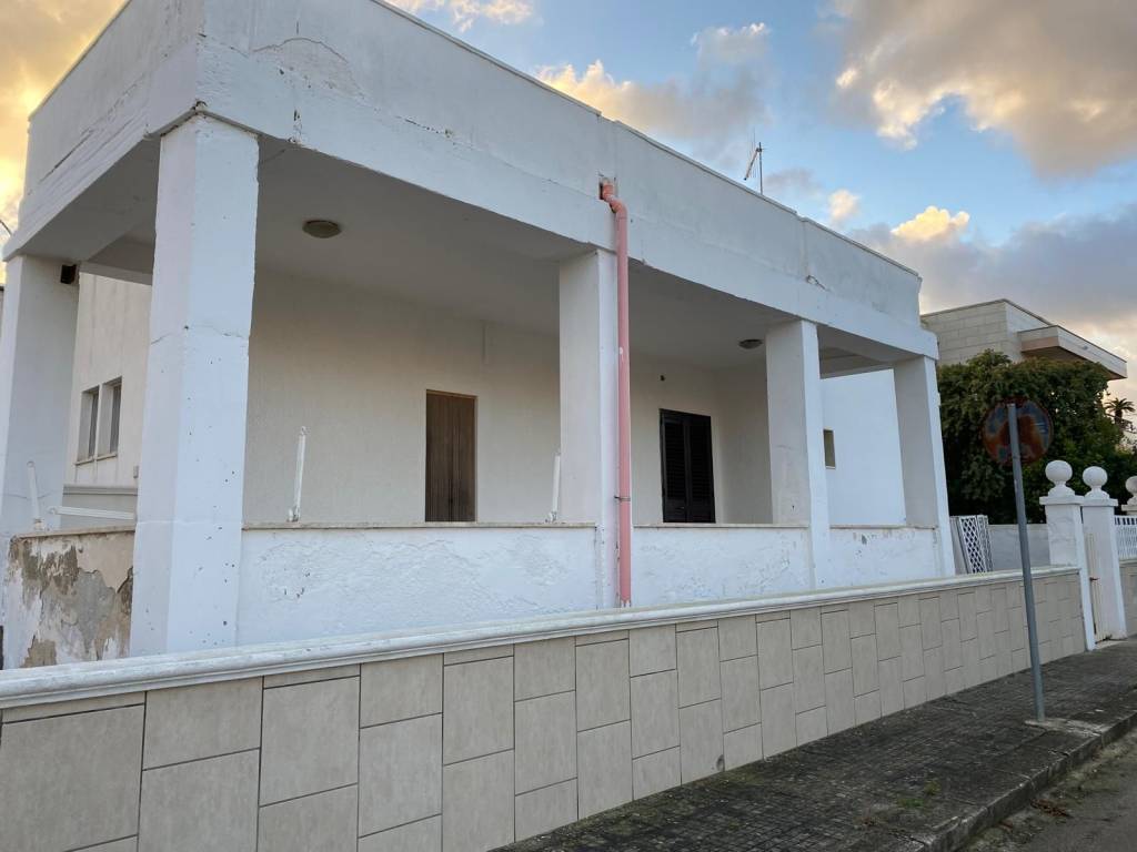 casa indipendente in vendita a Carovigno in zona Torre Santa Sabina