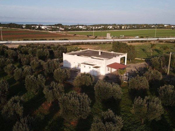 casa indipendente in vendita a Carovigno