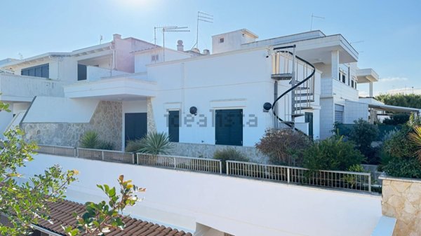 casa indipendente in vendita a Carovigno in zona Torre Santa Sabina