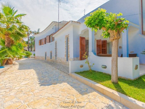 casa indipendente in vendita a Carovigno