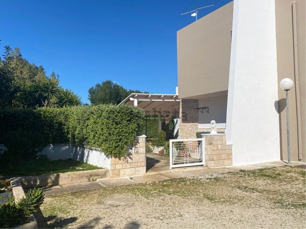 casa indipendente in vendita a Carovigno in zona Torre Santa Sabina
