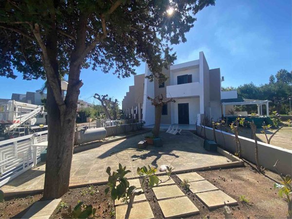 casa indipendente in vendita a Carovigno